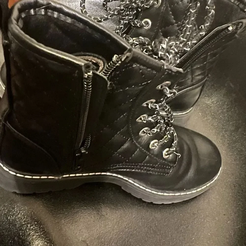STEVE MADDEN Combat Boots  Side Zip Laces sz 2